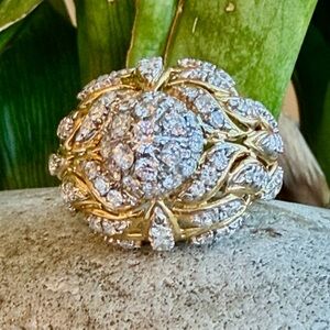 18 karat gold, 2.75 carat diamond ring